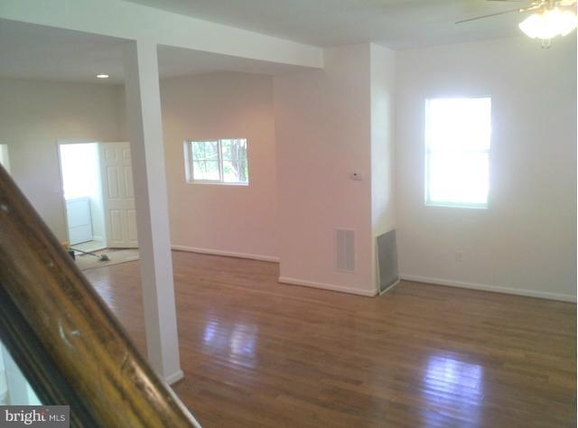 4201 Ridgewood Avenue Baltimore, MD 21215 - Photo 9 of 27 Living Room