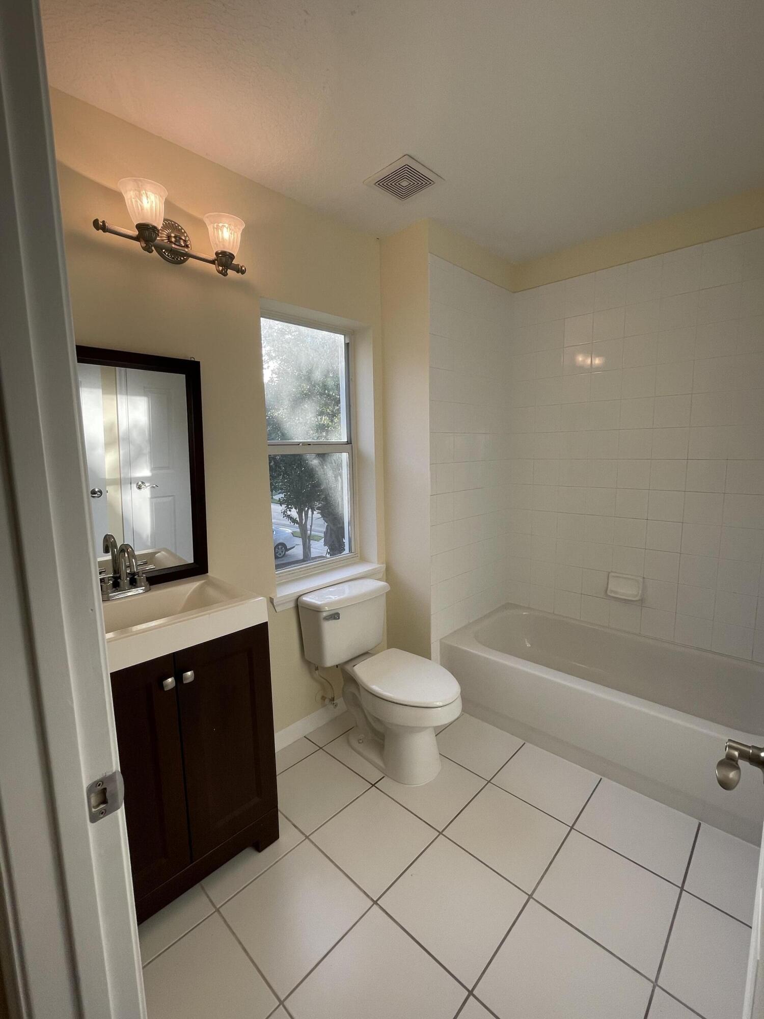 1021 Woodfield Road Greenacres, FL 33415 - Photo 20 of 32 IMG-8814