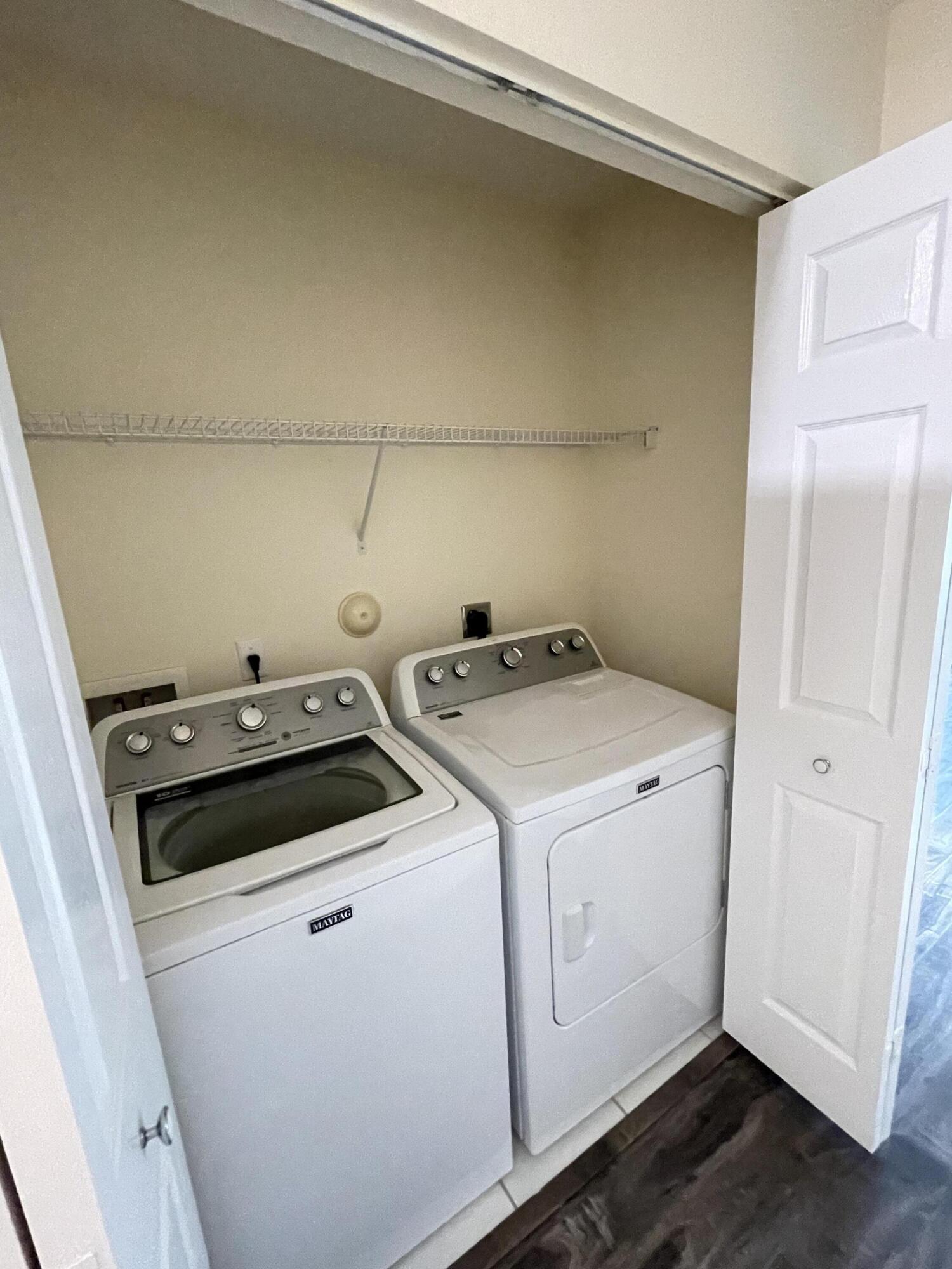 1021 Woodfield Road Greenacres, FL 33415 - Photo 24 of 32 IMG-8820