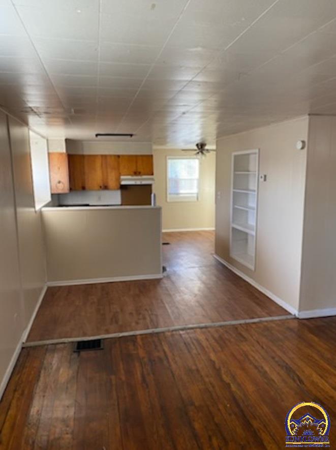 1335 Southwest Lincoln Street Topeka, KS 66604 - Photo 2 of 9