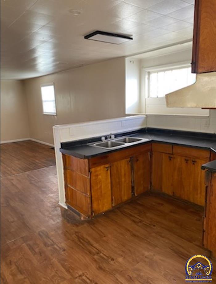 1335 Southwest Lincoln Street Topeka, KS 66604 - Photo 3 of 9