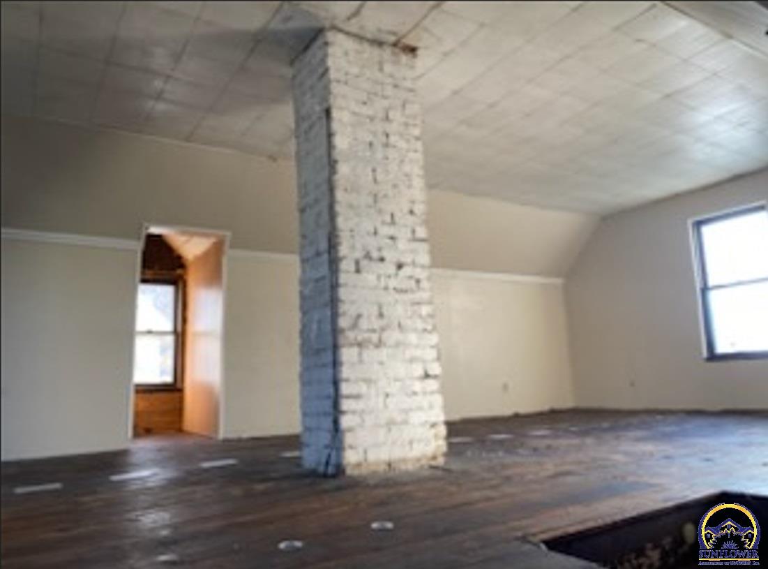 1335 Southwest Lincoln Street Topeka, KS 66604 - Photo 9 of 9