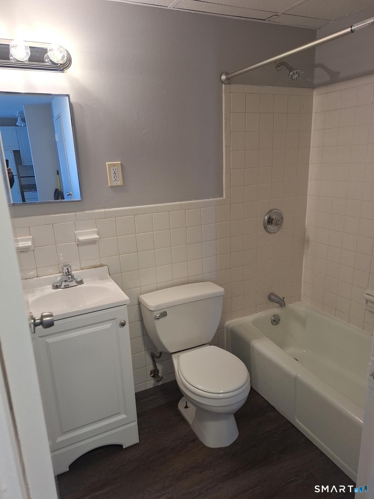 217 Hollister Avenue, Unit C6 Bridgeport, CT 06607 - Photo 3 of 4