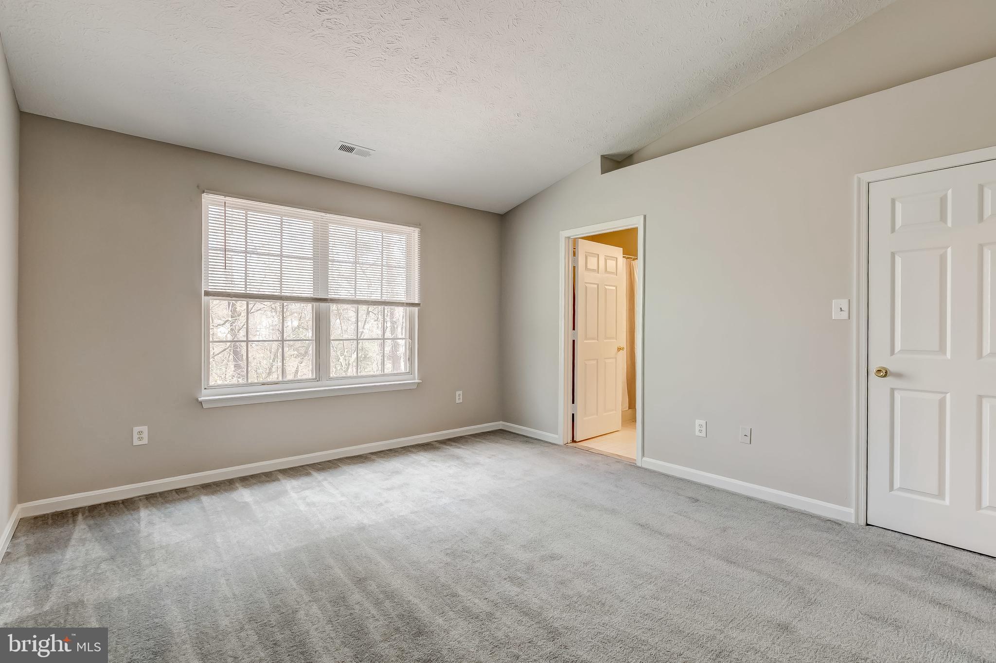 324 White Rocks Court Pasadena, MD 21122 - Photo 20 of 39 Primary Bedroom