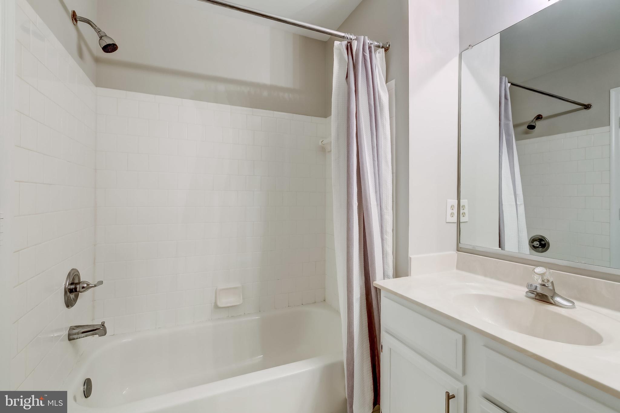 324 White Rocks Court Pasadena, MD 21122 - Photo 23 of 39 Tub/Shower Combination