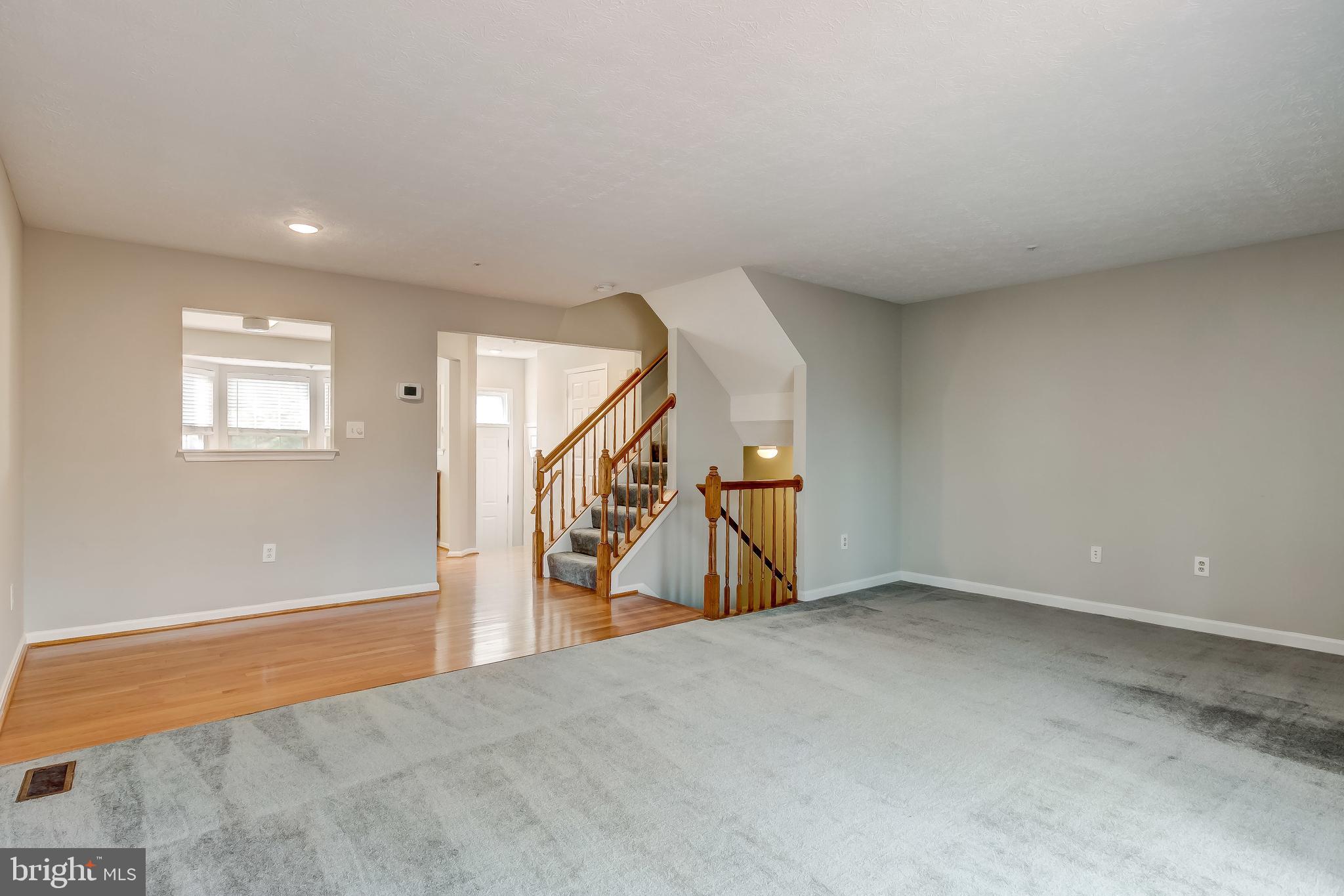 324 White Rocks Court Pasadena, MD 21122 - Photo 8 of 39 Living Room