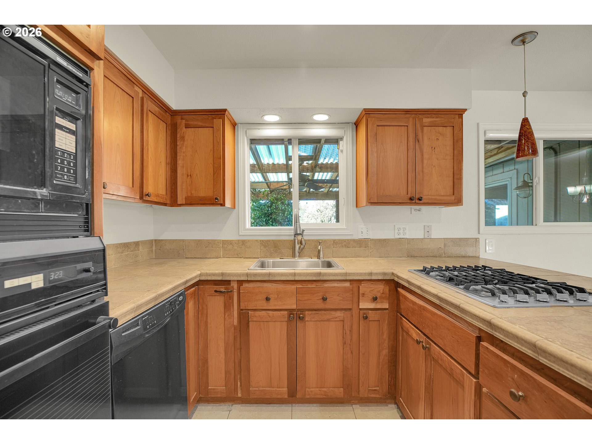 18601 Southeast Clinton Street Gresham, OR 97030 - Photo 13 of 46