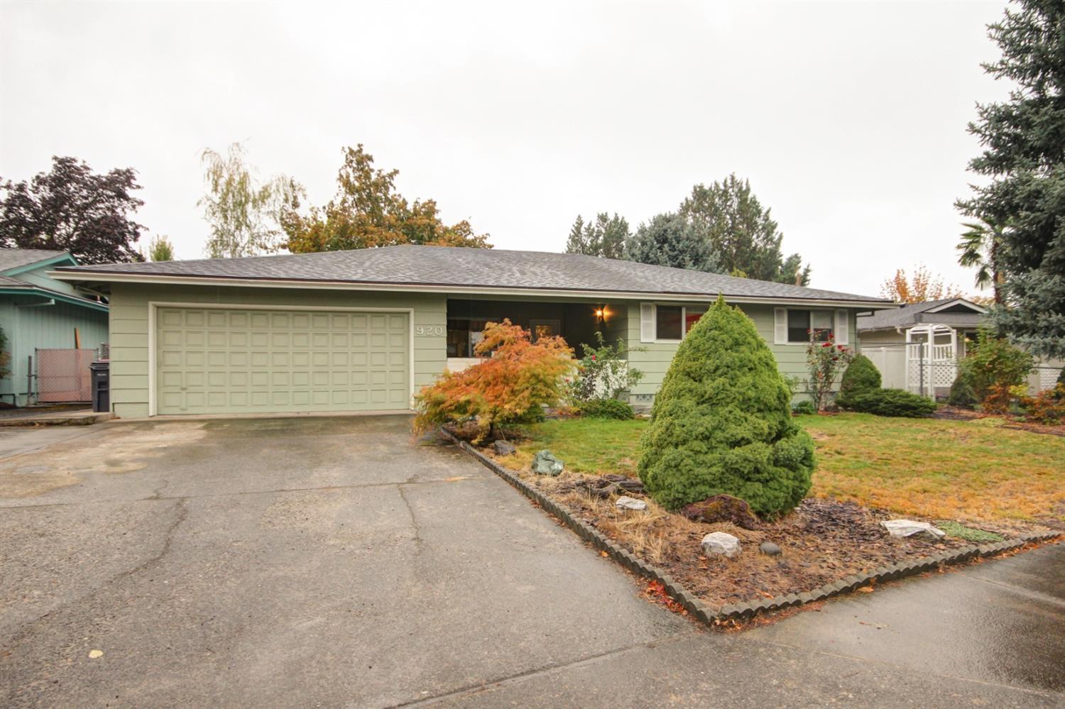 920 Freeman Road Central Point, OR 97502 - Photo 1 of 21 Primary Photo