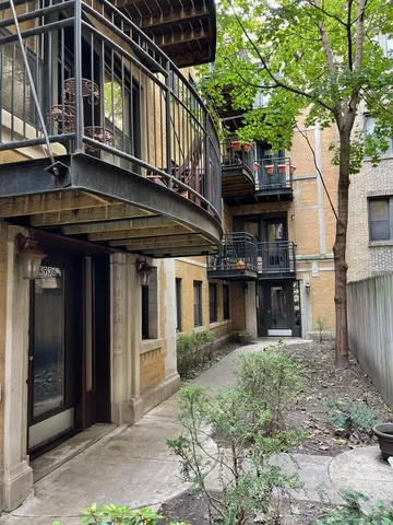 $1,850 | 4938 North Winthrop Avenue, Unit 1W, Chicago, IL 60640