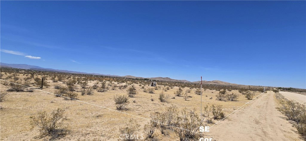3510 Saddleback Road Joshua Tree, CA 92252 - Photo 3 of 30 Gallery Image 3