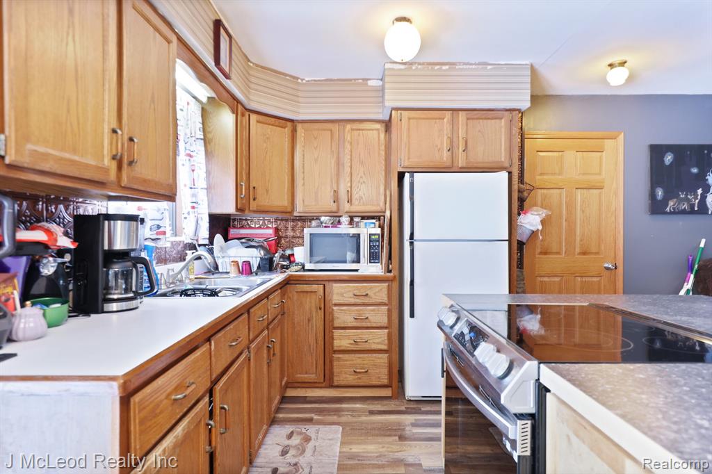 9975 Tuscola Road Clio, MI 48420 - Photo 8 of 58