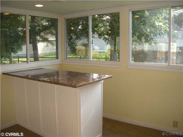 5529 Retriever Road Richmond, VA 23237 - Photo 5 of 12 Entertainment Room - GRANITE bar!