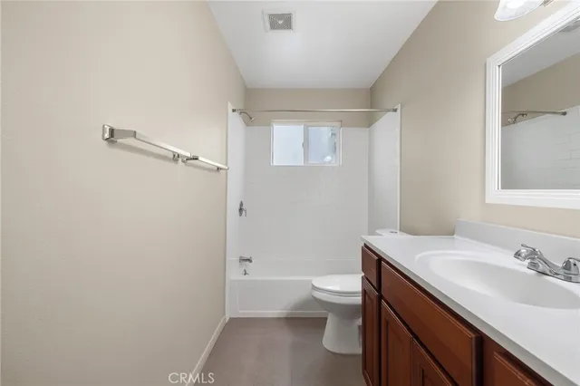 $4,250 | 904 1st Street, Unit 2, Hermosa Beach, CA 90254