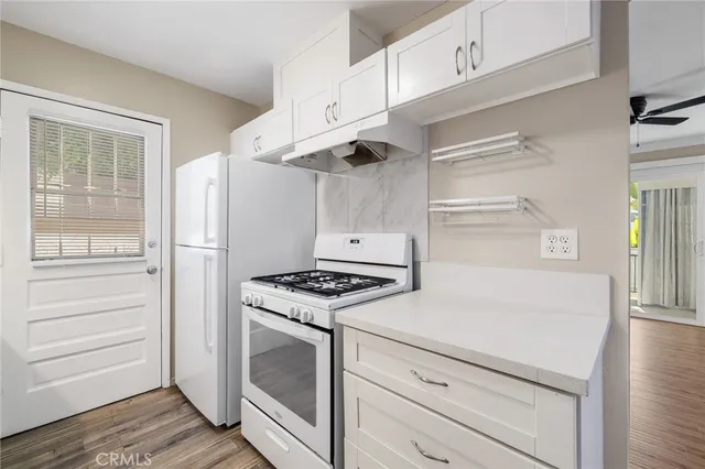 $4,250 | 904 1st Street, Unit 2, Hermosa Beach, CA 90254