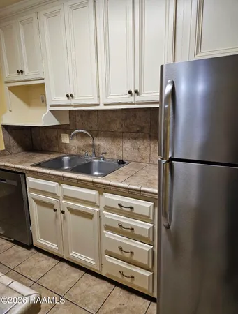 $1,200 | 220 Doucet Road, Unit 112B, Lafayette, LA 70503