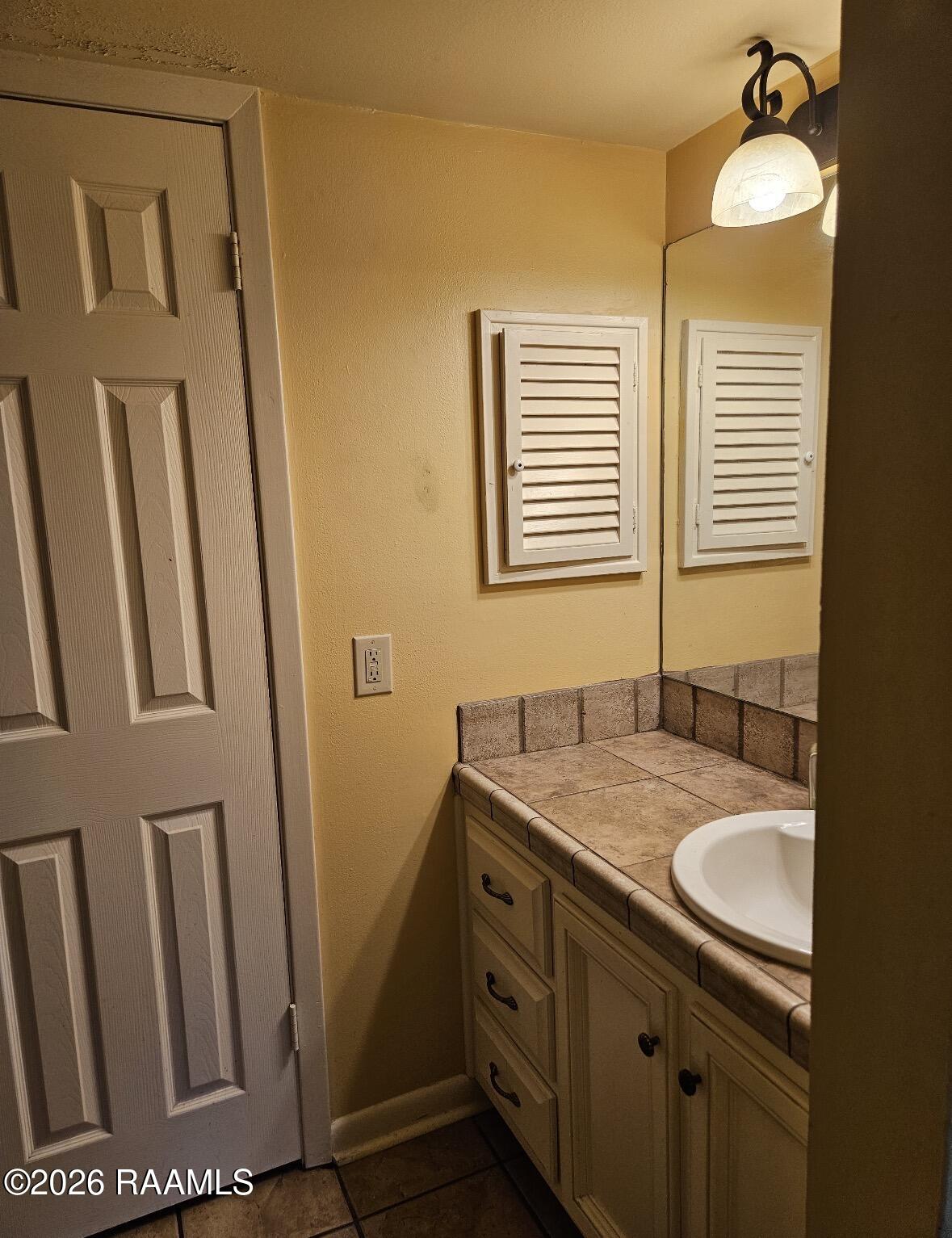 220 Doucet Road, Unit 112B Lafayette, LA 70503 - Photo 10 of 11 IMG_1361