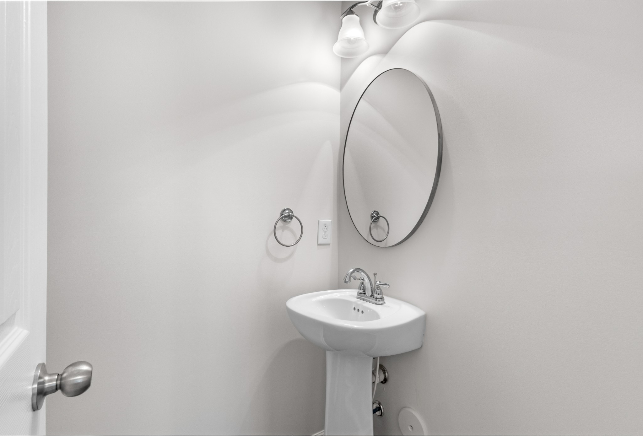 179 Alexander Boulevard Clarksville, TN 37040 - Photo 20 of 40 a bathroom with a sink and mirror