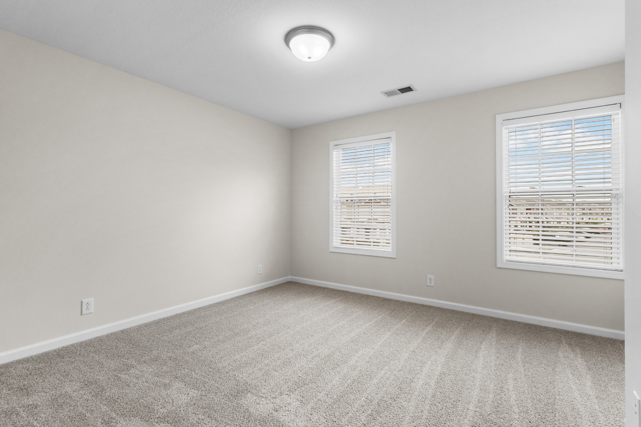 179 Alexander Boulevard Clarksville, TN 37040 - Photo 27 of 40 an empty room with a window