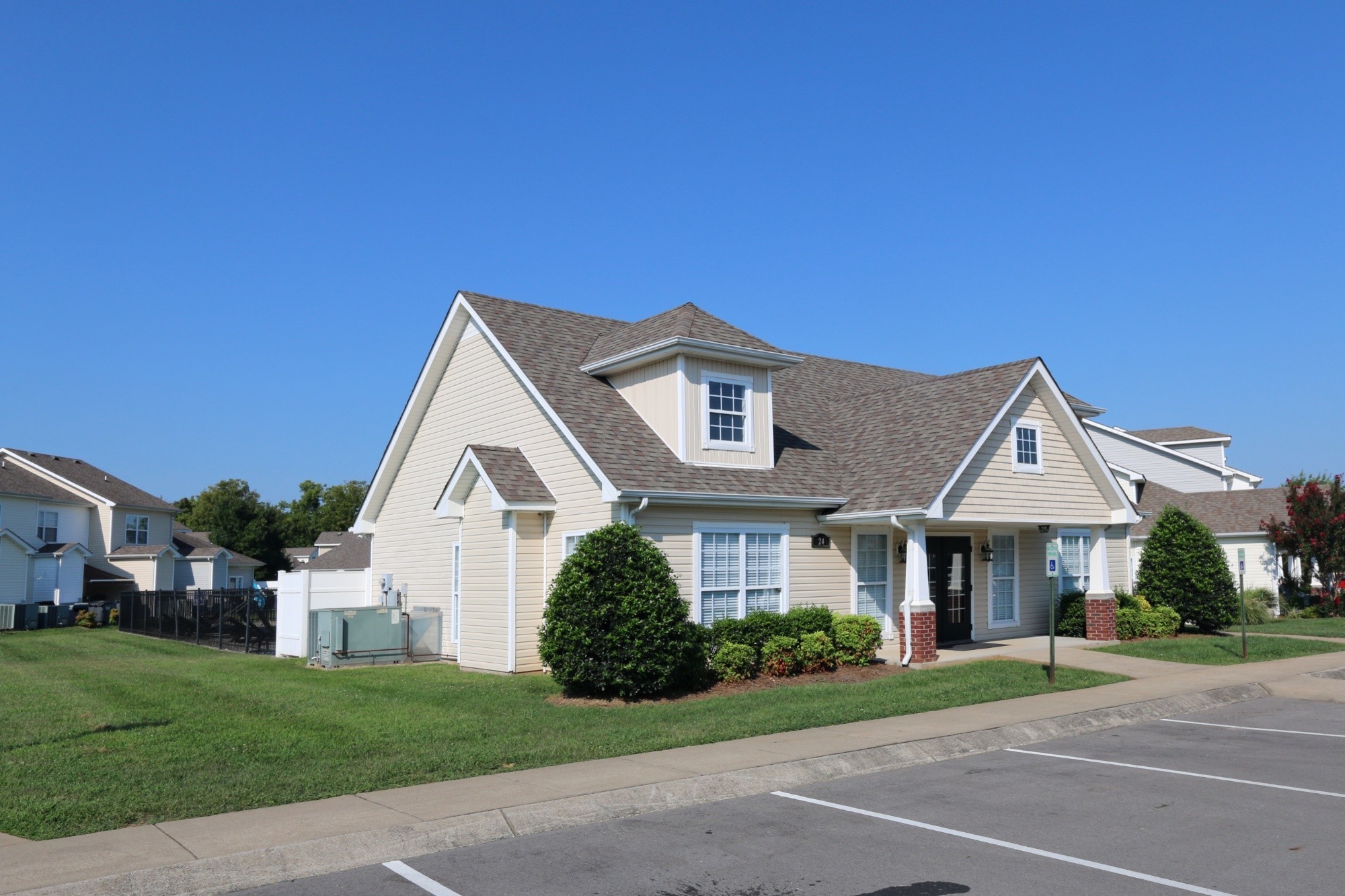 179 Alexander Boulevard Clarksville, TN 37040 - Photo 40 of 40 a front view of a house with a yard