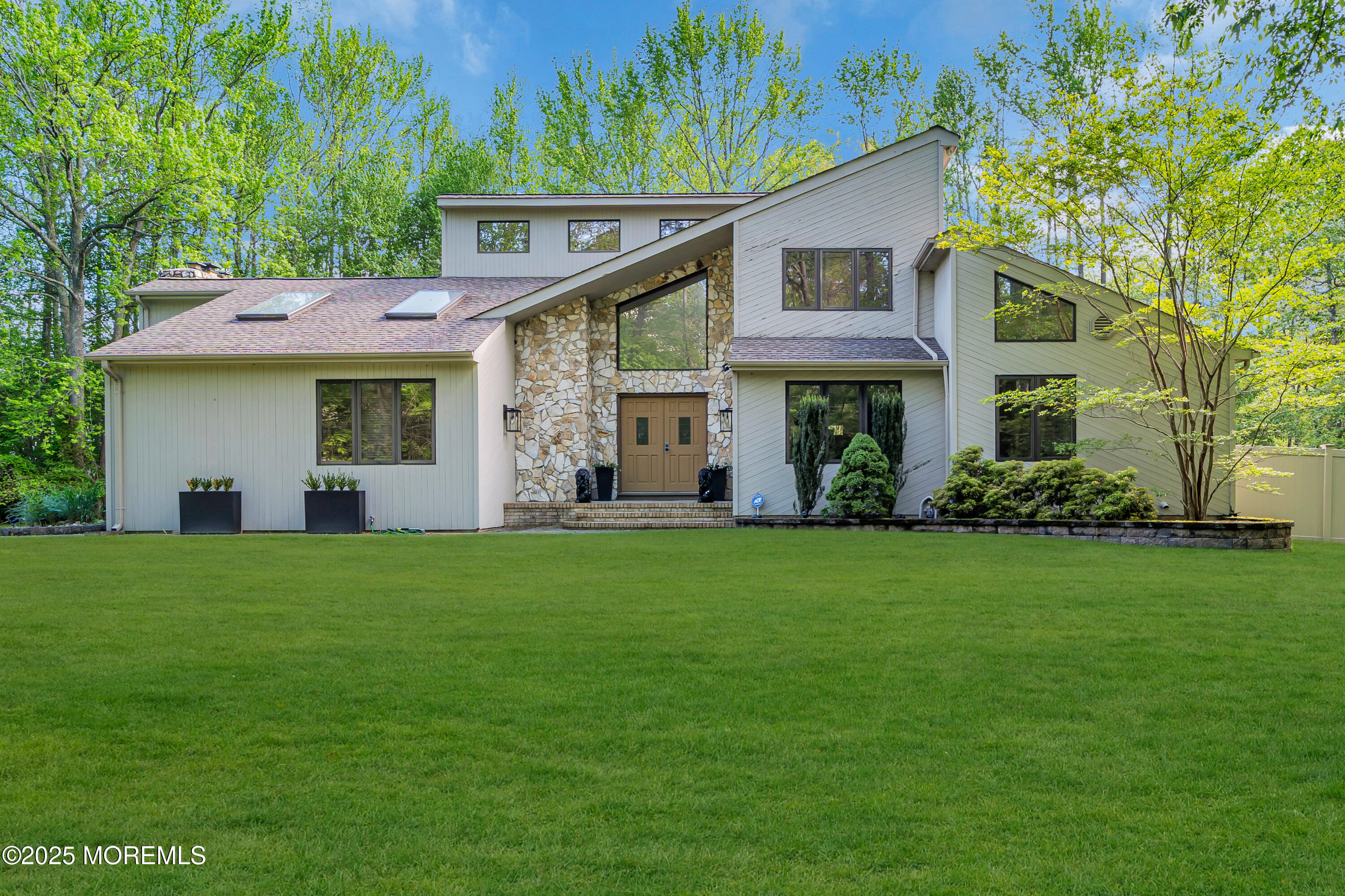 1656 Martin Road Neptune, NJ 07753 - Photo 2 of 51 dsc08090-1b_370