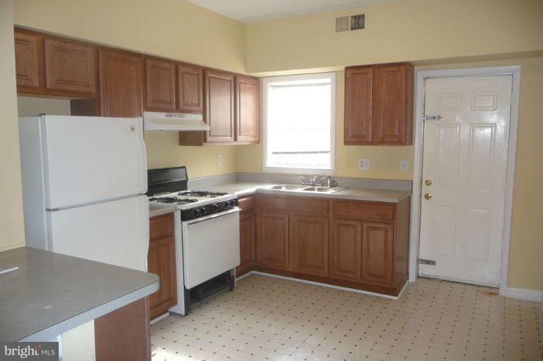 779 Carroll Street Baltimore, MD 21230 - Photo 3 of 6 Kitchen