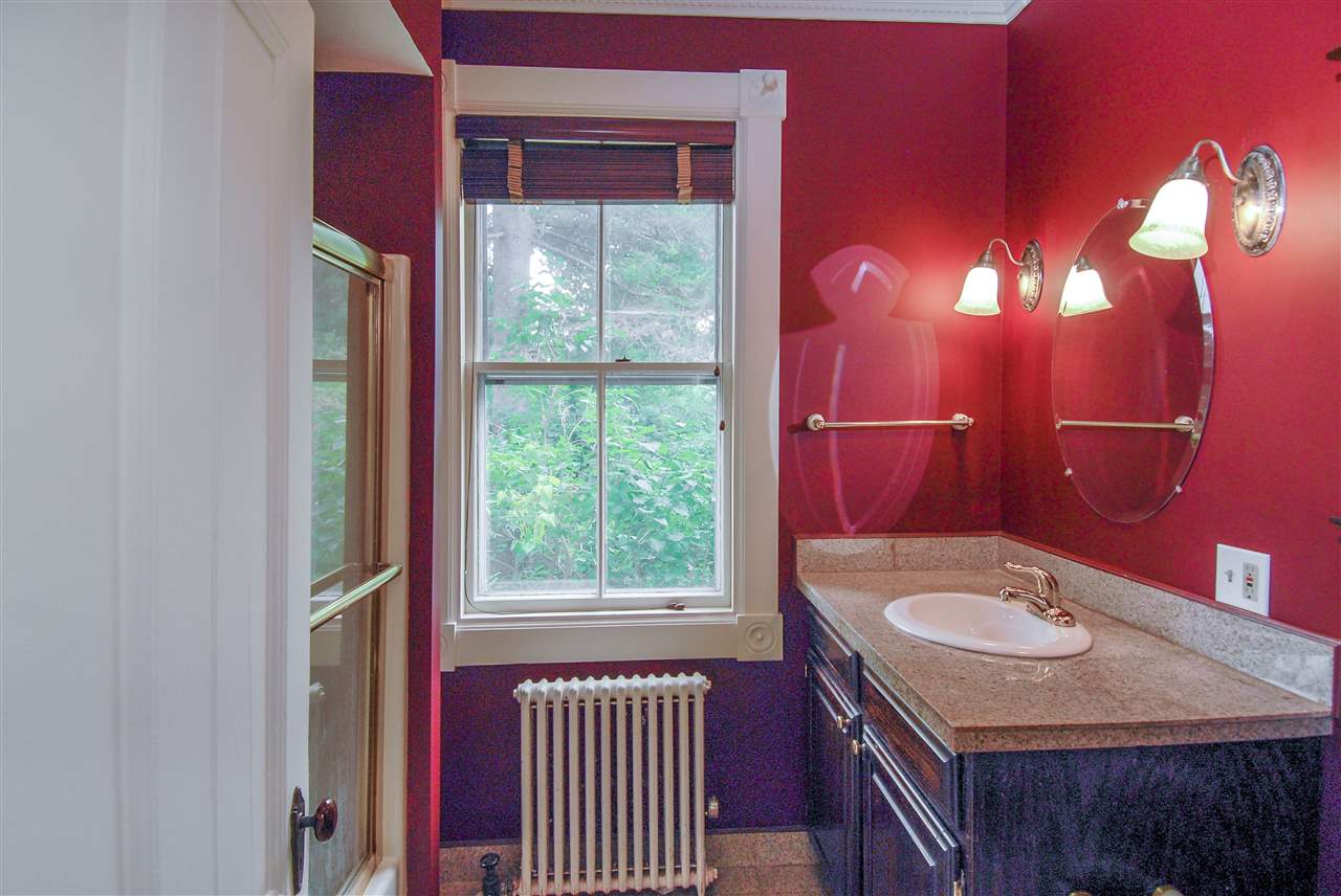 52 Prospect Street Rochester, NH 03867 - Photo 12 of 20