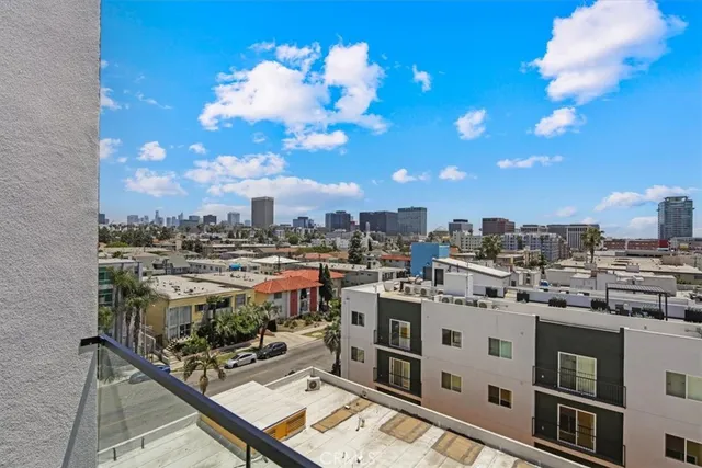 $810,000 | 321 South Oxford Avenue, Unit 606, Los Angeles, CA 90020