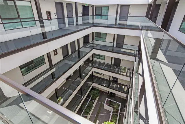 $810,000 | 321 South Oxford Avenue, Unit 606, Los Angeles, CA 90020