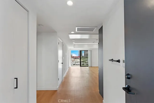 $810,000 | 321 South Oxford Avenue, Unit 606, Los Angeles, CA 90020