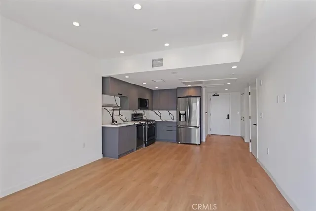 $810,000 | 321 South Oxford Avenue, Unit 606, Los Angeles, CA 90020