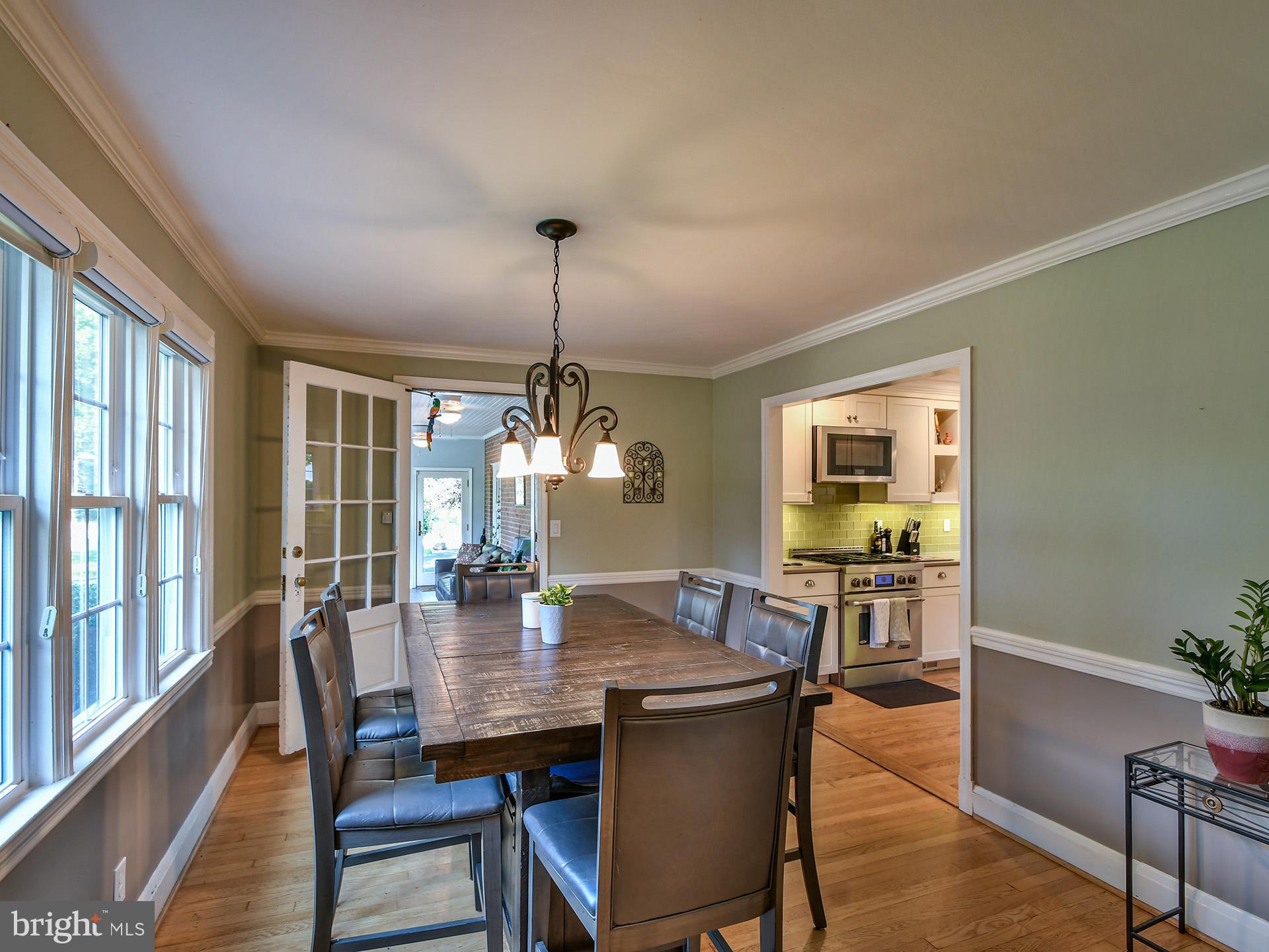 12 Tamworth Road Baltimore, MD 21210 - Photo 17 of 50 Dining room with hardwood floor