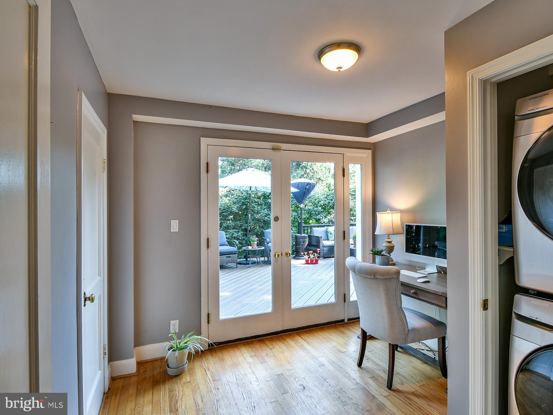 12 Tamworth Road Baltimore, MD 21210 - Photo 26 of 50 Extra space with sliding door to the nice deck