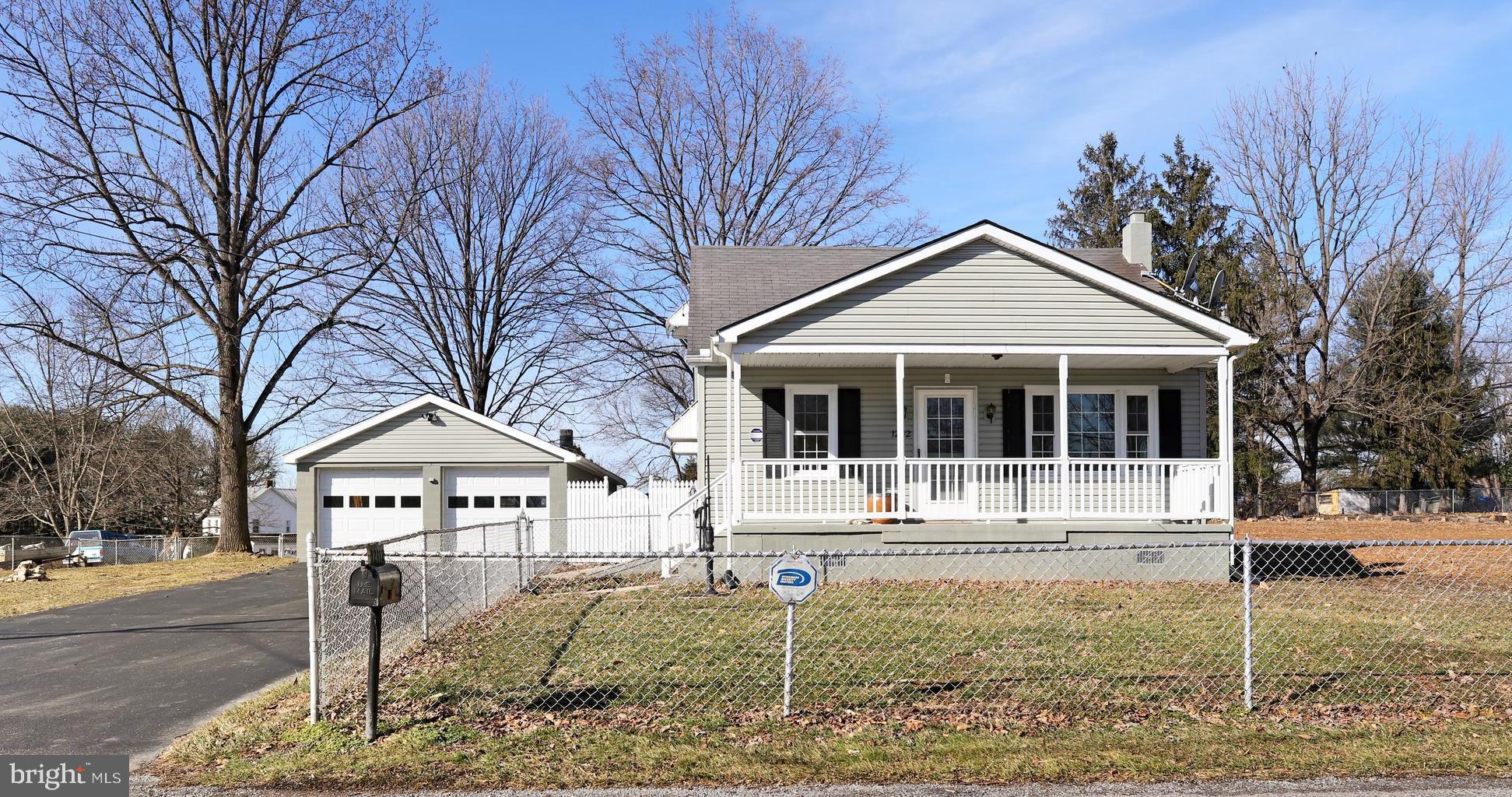12112 Walnut Point Road Hagerstown, MD 21740 - Photo 4 of 34 Covered front porch. Fenced yard.