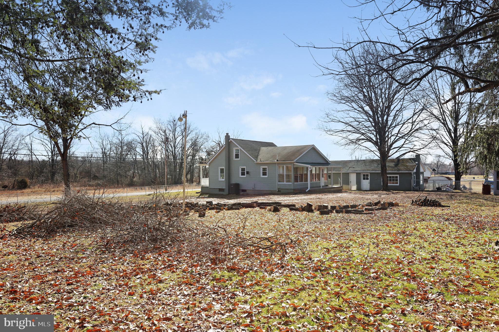 12112 Walnut Point Road Hagerstown, MD 21740 - Photo 6 of 34 Enough land for a pool and entertaining.