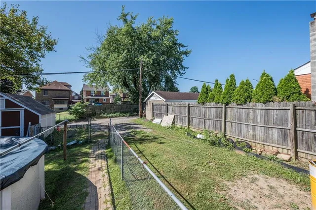 a view of a house and outdoor space