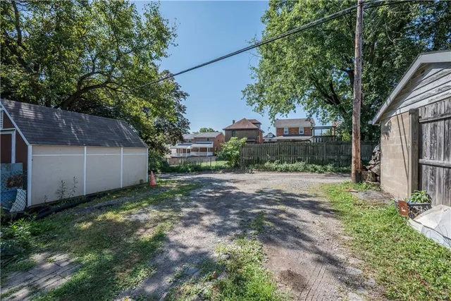 $124,800 | 212 Lea Street, Homestead, PA 15120