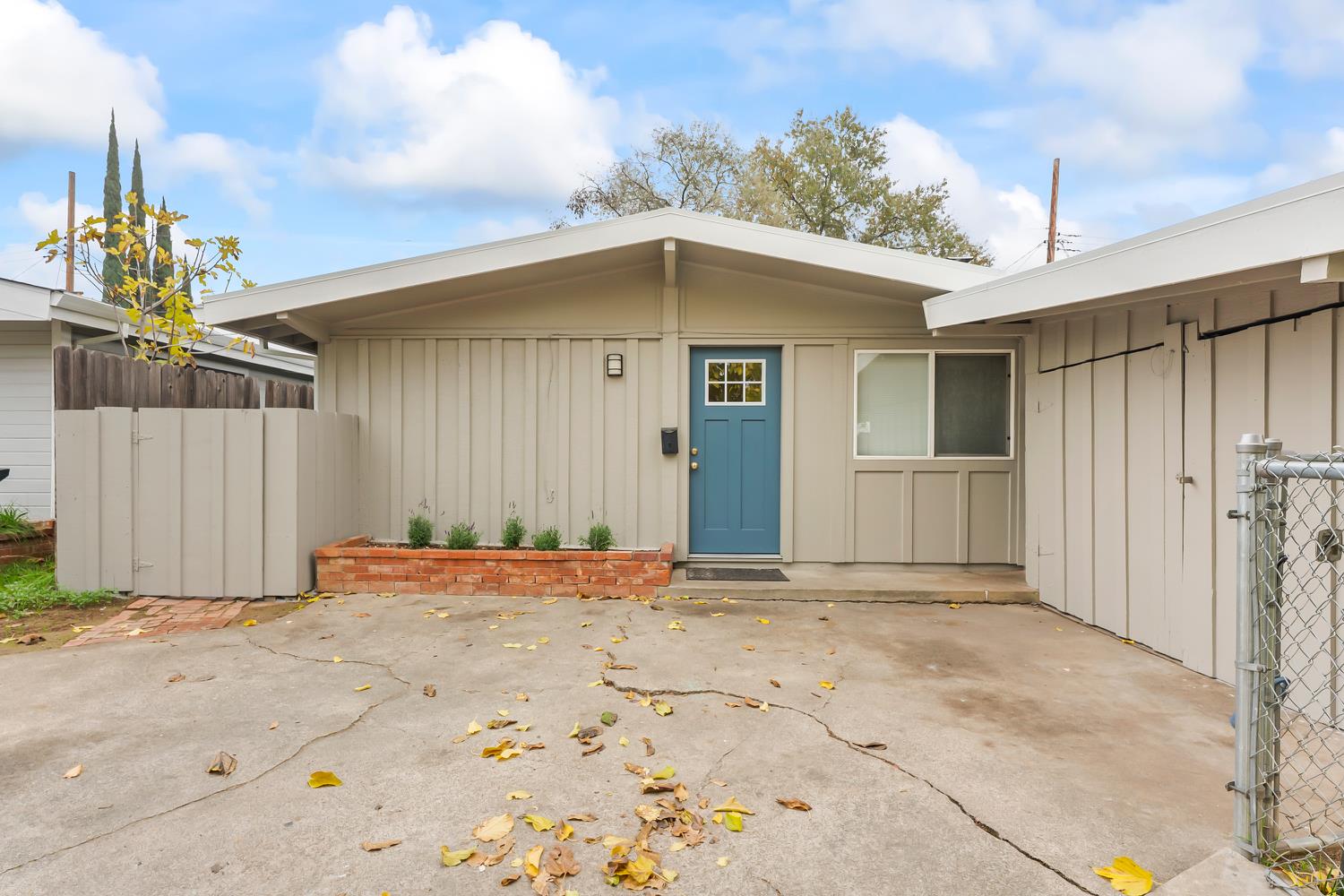 317 Brookwood Road Roseville, CA 95678 - Photo 2 of 36