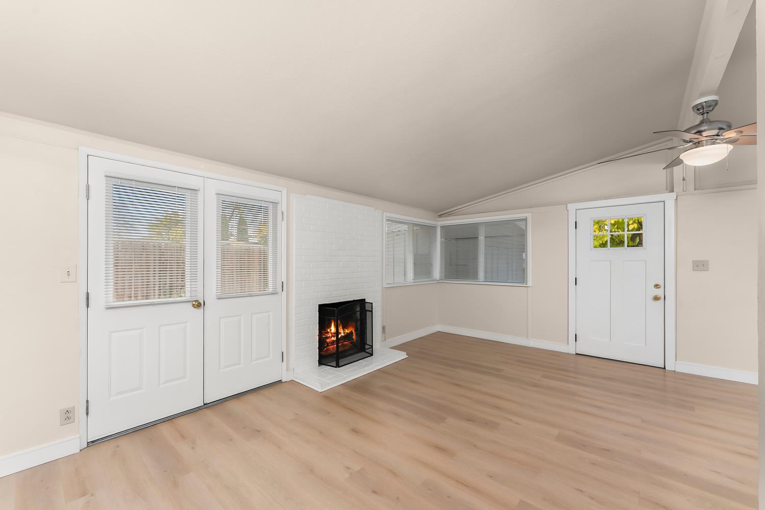 317 Brookwood Road Roseville, CA 95678 - Photo 8 of 36