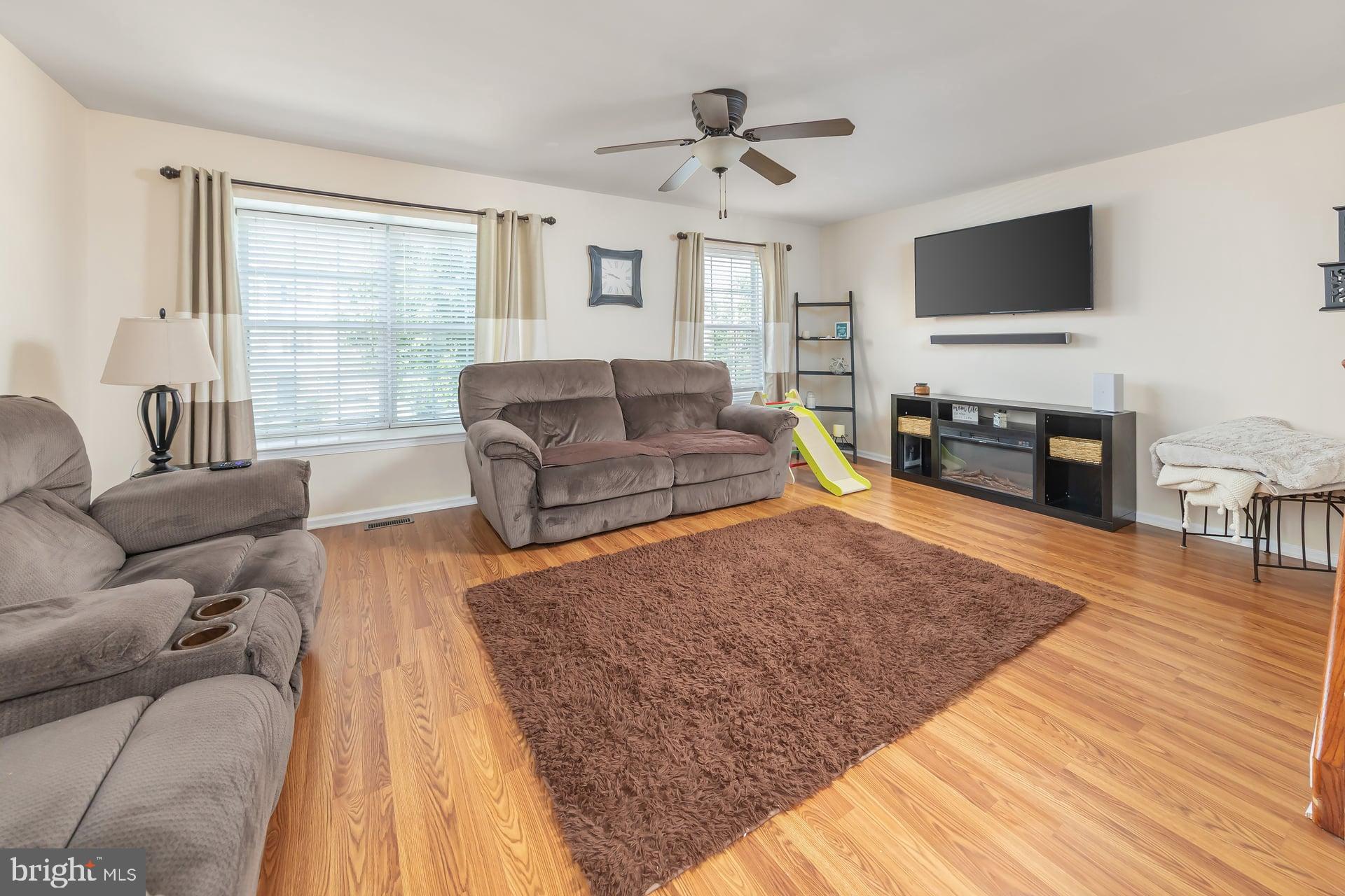 1024 Moore Road West Deptford, NJ 08086 - Photo 12 of 18 Family Room