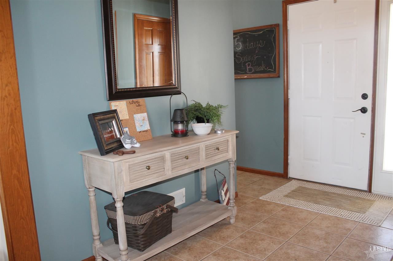 827 Autumn Ridge Lane Fort Wayne, IN 46804 - Photo 2 of 25