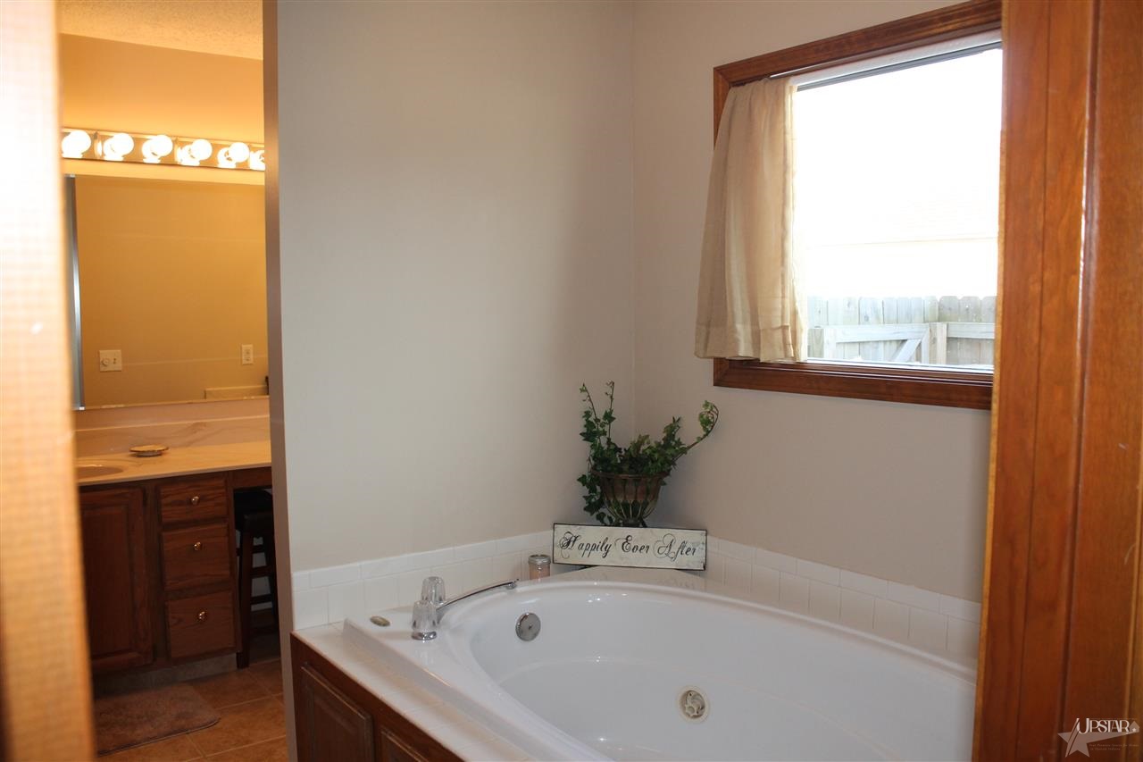 827 Autumn Ridge Lane Fort Wayne, IN 46804 - Photo 17 of 25