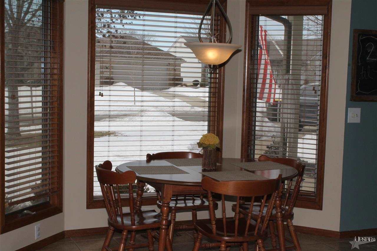 827 Autumn Ridge Lane Fort Wayne, IN 46804 - Photo 5 of 25
