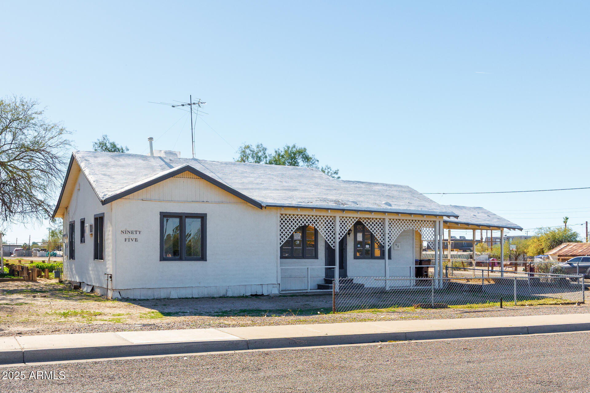 95 6th Street Florence, AZ 85132 - Photo 2 of 25 Front Left