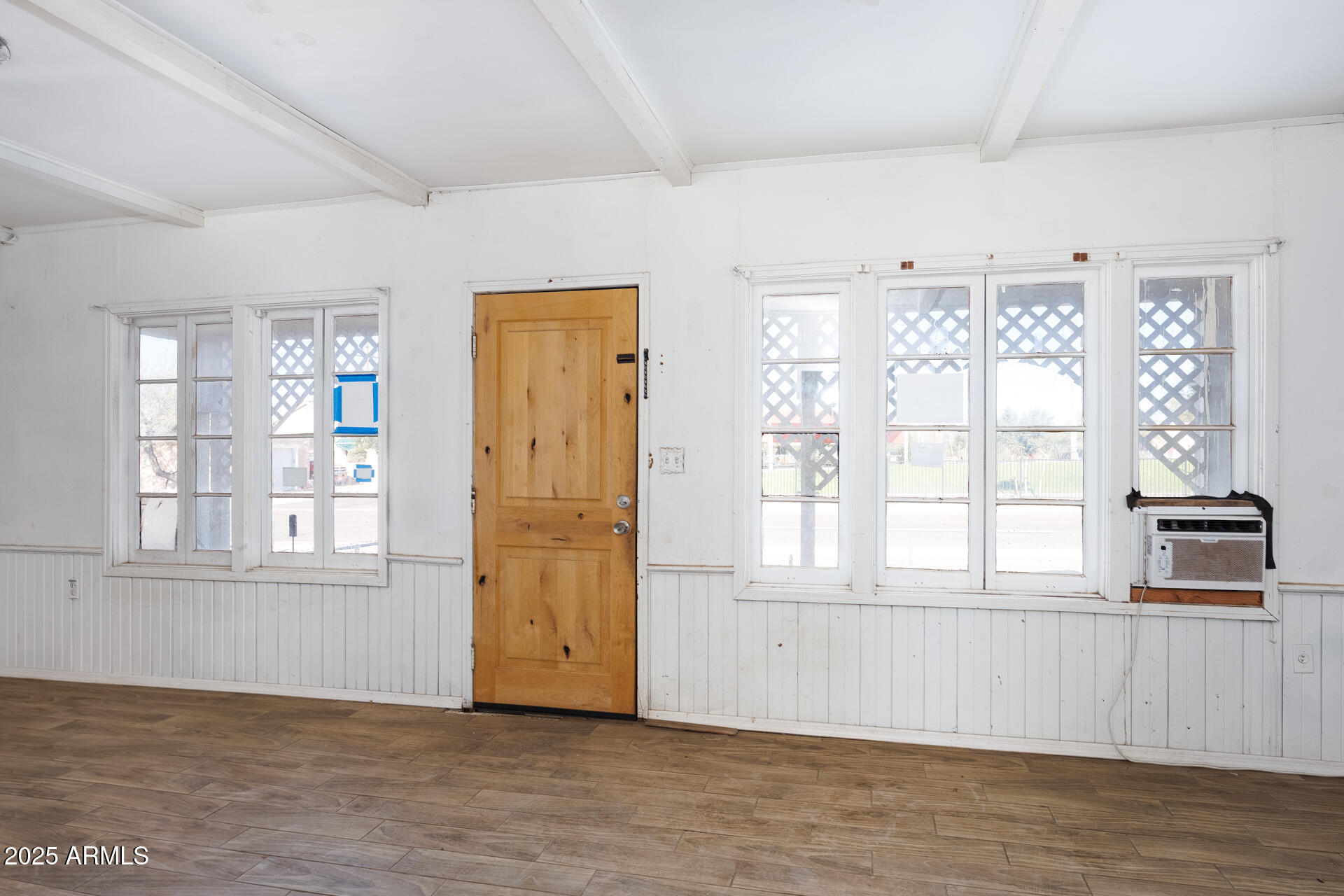 95 6th Street Florence, AZ 85132 - Photo 7 of 25 Living Room View 1