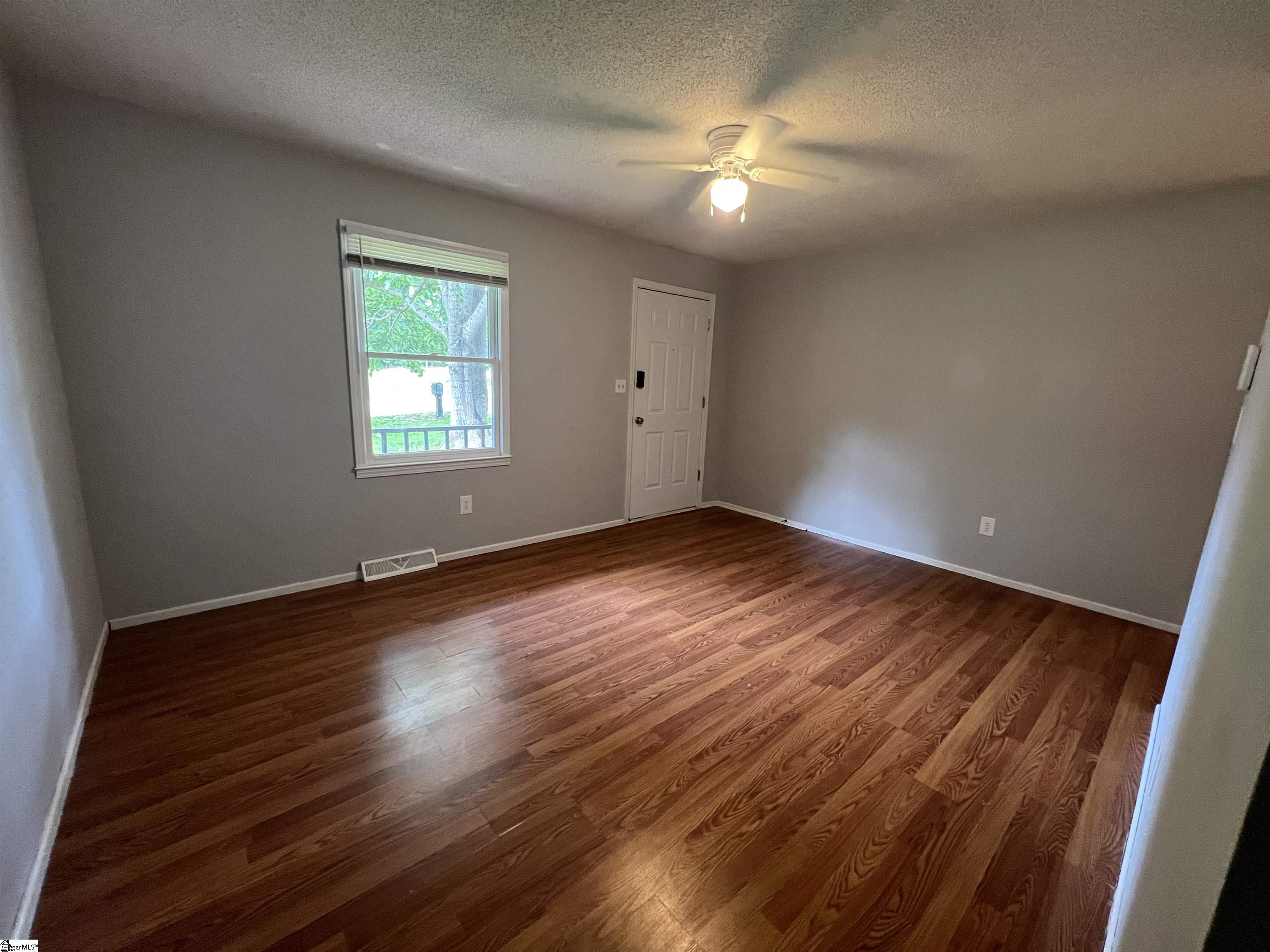 227 Ponder Road Greer, SC 29651 - Photo 6 of 26