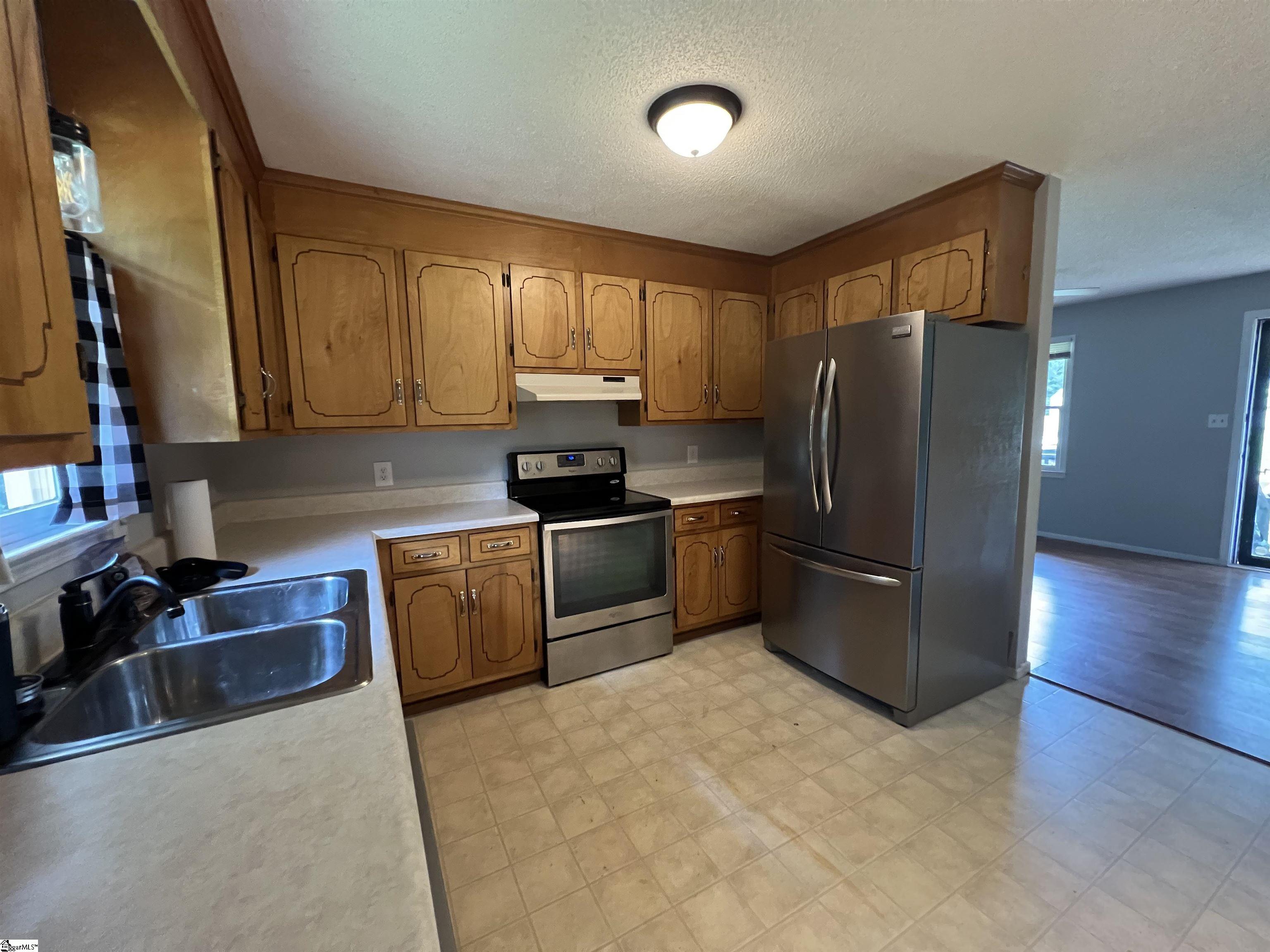 227 Ponder Road Greer, SC 29651 - Photo 9 of 26