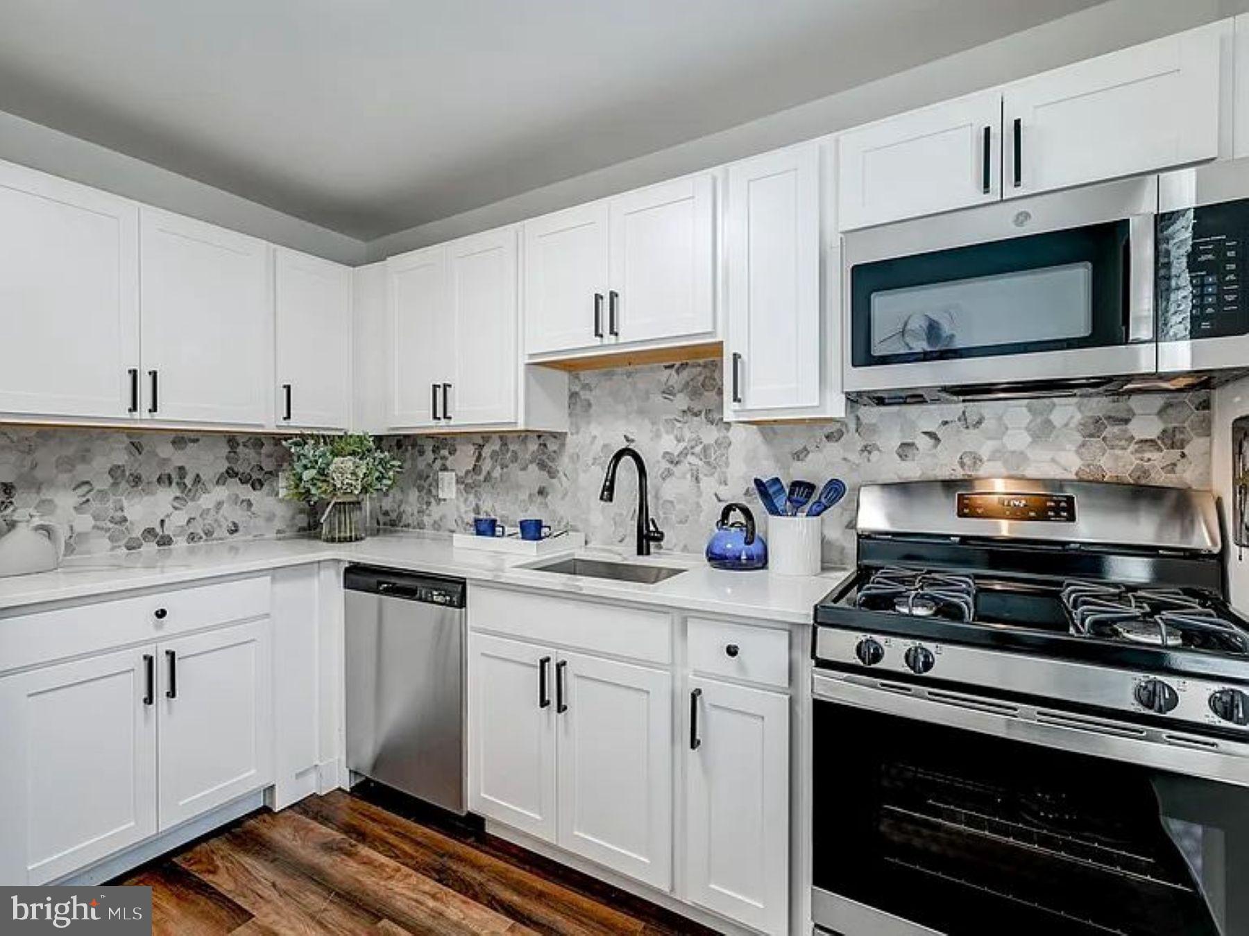 4000 Linkwood Road, Unit 4014A Baltimore, MD 21210 - Photo 2 of 18 Kitchen - Model Home