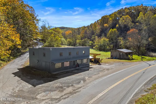 $150,000 | 70 North N Highway, Eidson, TN 37731
