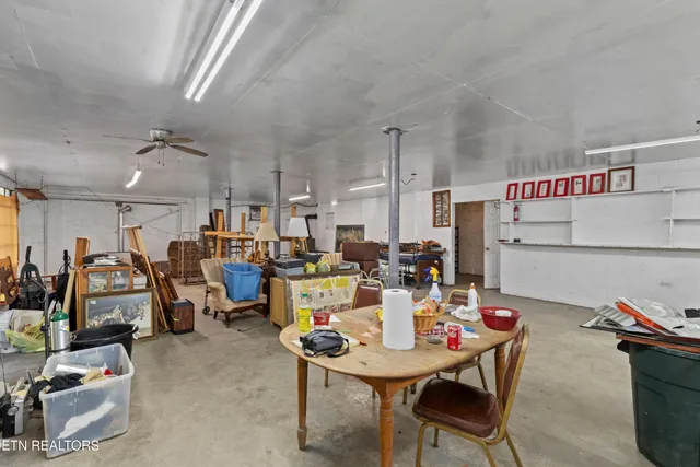 $150,000 | 70 North N Highway, Eidson, TN 37731