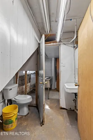 $150,000 | 70 North N Highway, Eidson, TN 37731